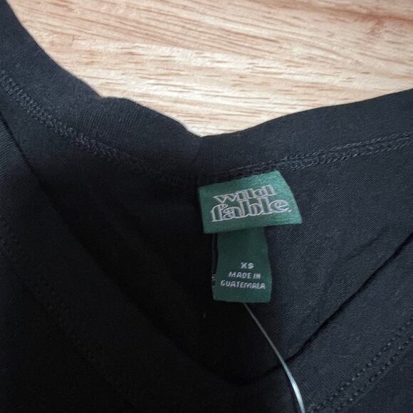 Wild Fable Women's Black Short Sleeve V-Neck Cropped T-Shirt - Size XS - NWT - Picture 2 of 7